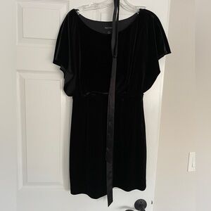 White House Black Market Black Velvet Boatneck Short Sleeve Dress Size 4